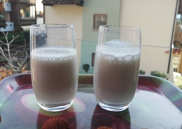 Litchis coconut milk shake