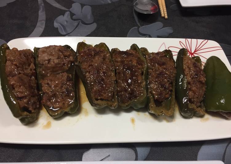 Hamburger stuffed with green peppers