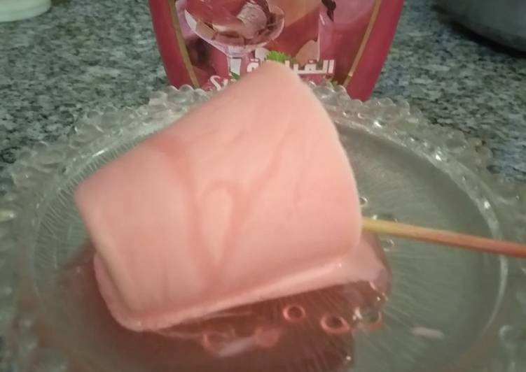 Strawberry milk icecream lolly#icecreamfanatics