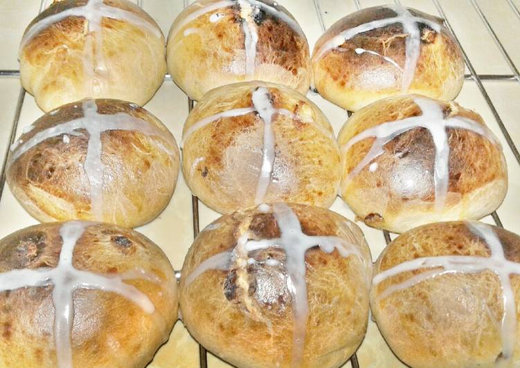 Sweet cross buns