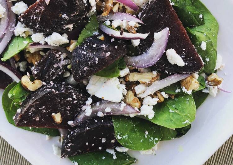 Beetroot Salad with Spinach and Feta