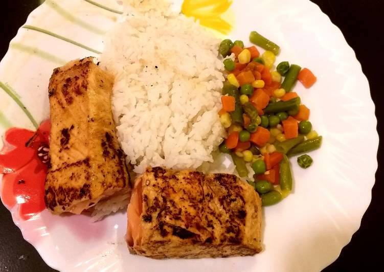 Pan grilled Salmon with tropical marinate