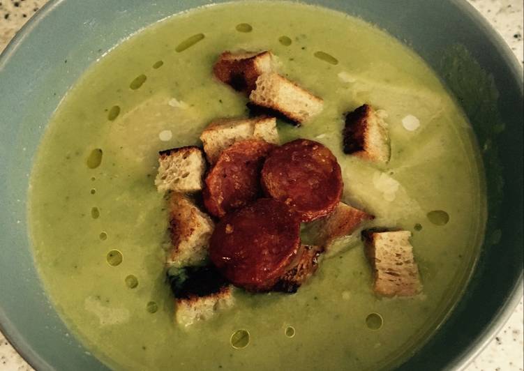 Broccoli & green pea soup