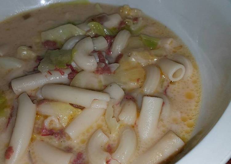 Simple Creamy Macaroni Soup (Sopas)