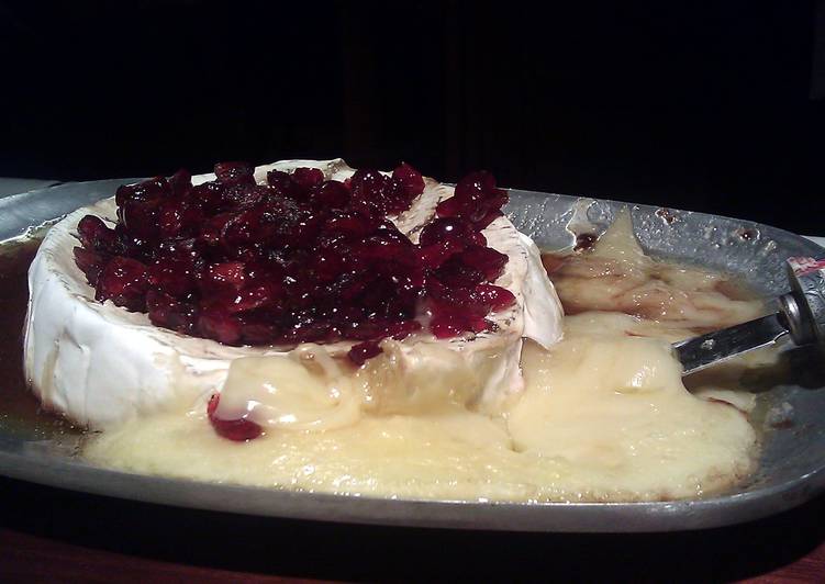 Baked Brie With Bourbon Cranberry Sauce