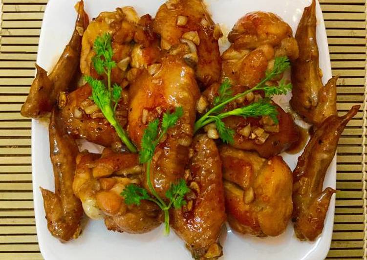 Fried Chicken Wings with Fish Sauce