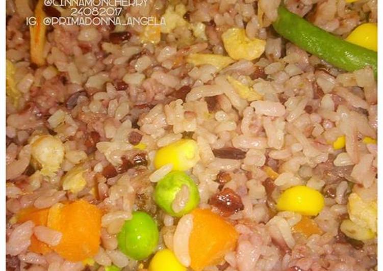 Fried Rice with Dried Shrimps and Frozen Veggies