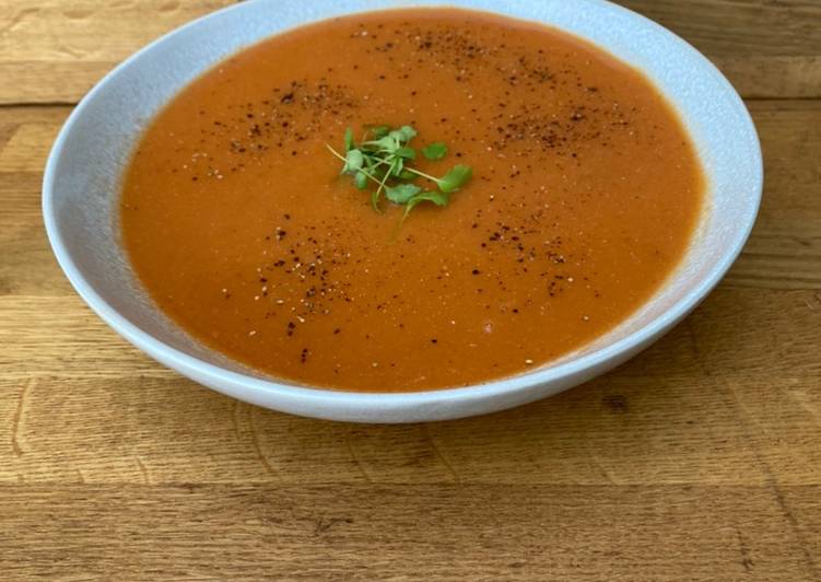 Red lentil and tomato soup