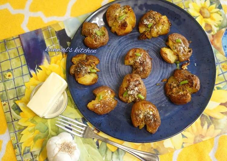 Smashed potato with butter garlic