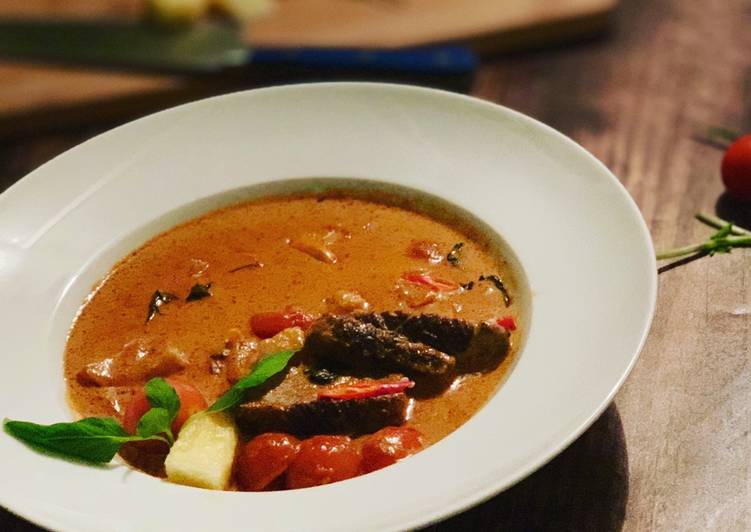 Roast Duck Red Curry (Thai)