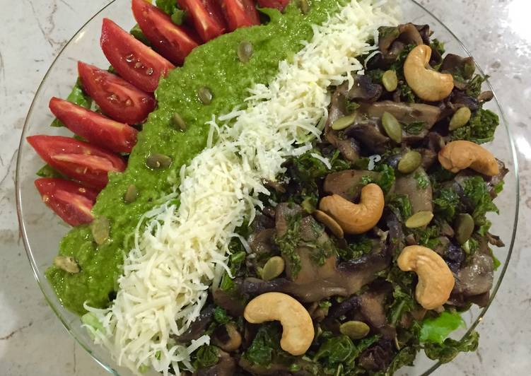 Kale, Mushroom and Kale Pesto Salad