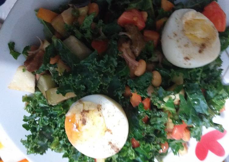 Kale and egg plant salad