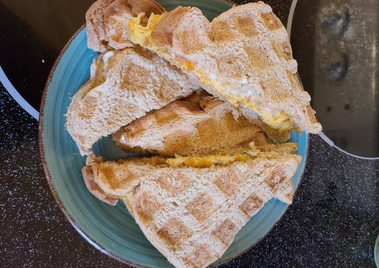 Waffle iron egg sandwich 💣