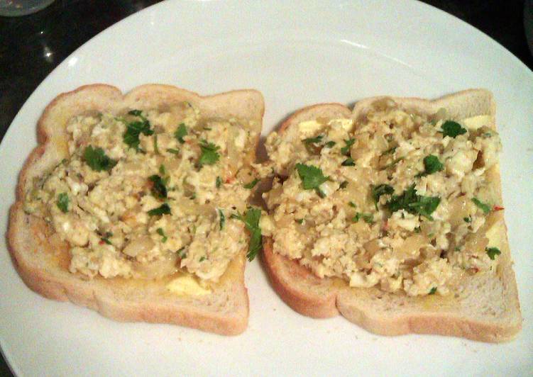 spicy scrambled eggs on toast