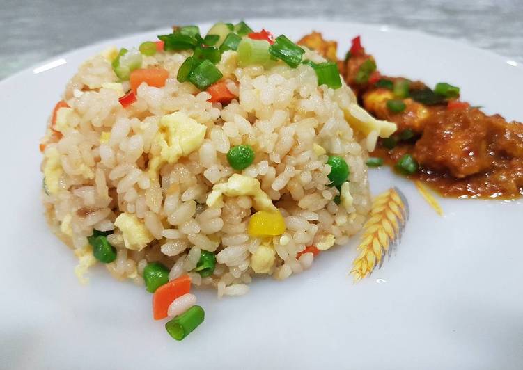 Student Meal: Chinese Fried Rice Tutorial