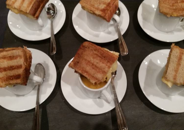 Mini soup and Grill Cheese