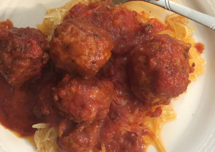 Easy Crockpot Spaghetti Squash & Meatballs