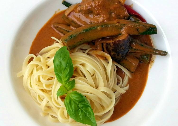 Thai Red Vegetables Curry Linguine