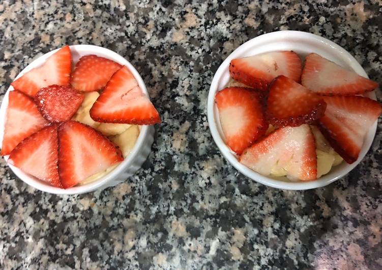 Vanilla Ice Cream With Strawberries And Bananas