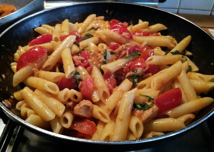 AMIEs Penne Rigate with Tuna, Cherry Tomatoes and Rocket