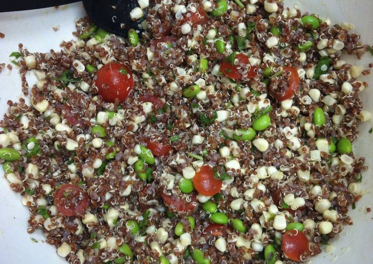 Quinoa Edamame Salad (Vegetarian)