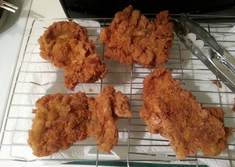 Homestyle Country Fried Boneless Chicken Thighs