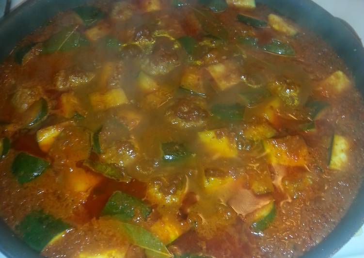 caldo de albondigas(meatball stew)