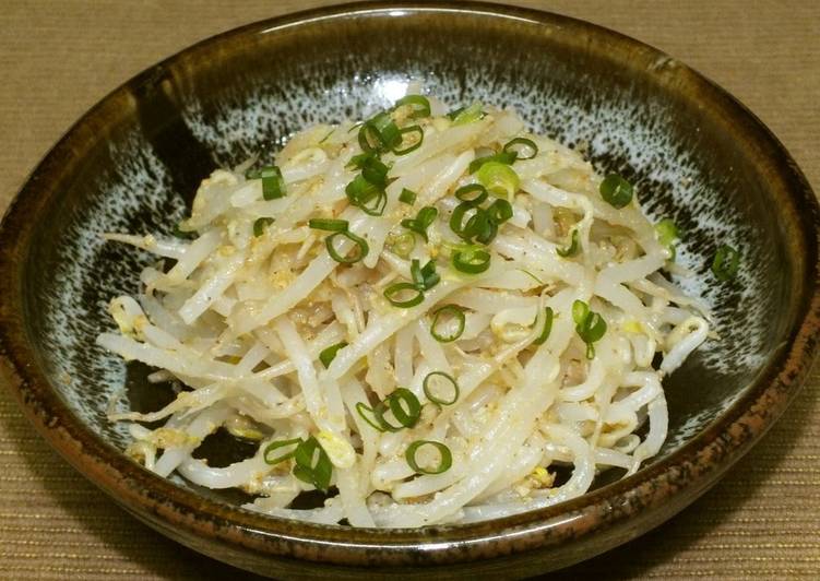 Bean Sprout Namul (Korean-Style Salad)