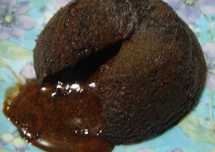 Easy Melty Molten Chocolate Cake