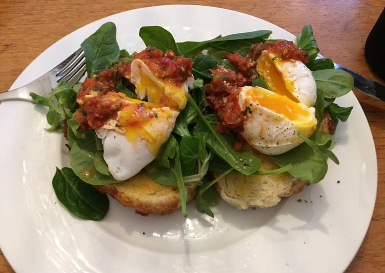 Poached eggs and tomato salsa