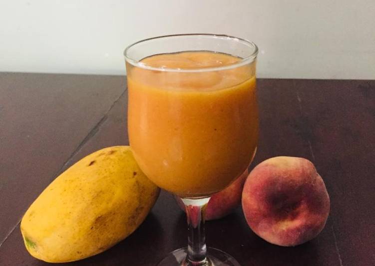 Mango and peaches 🍑 smoothie