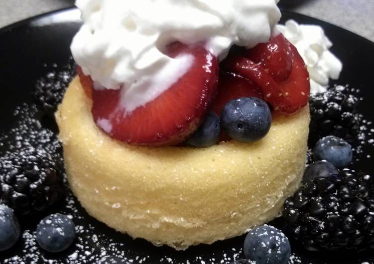 AWESOME Berry Shortcakes