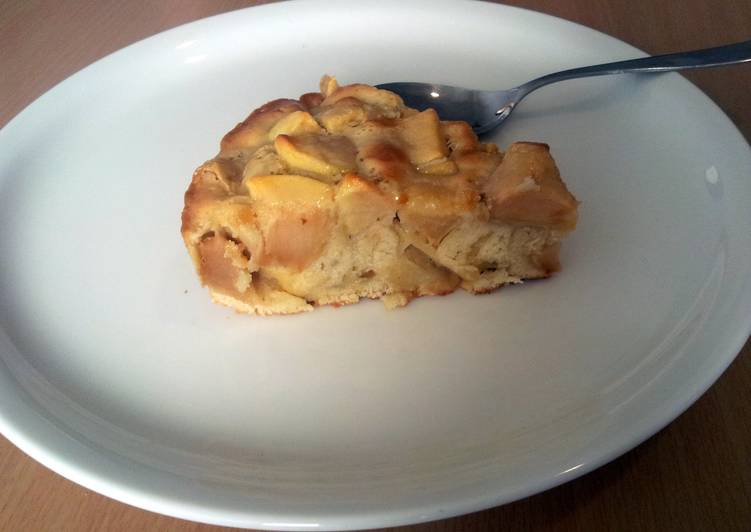 Simple Apple Cake