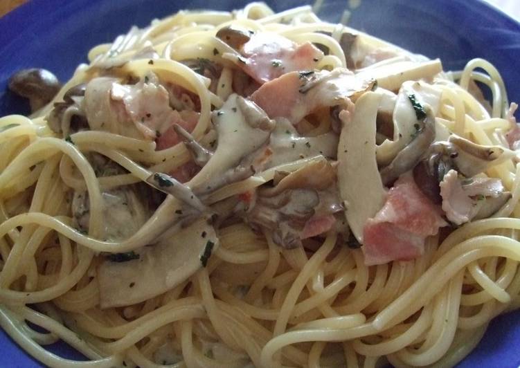 Mushroom Sour Cream Spaghetti