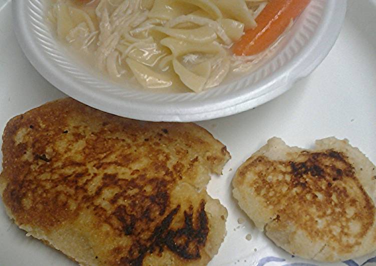 Chicken noodles with fried bread