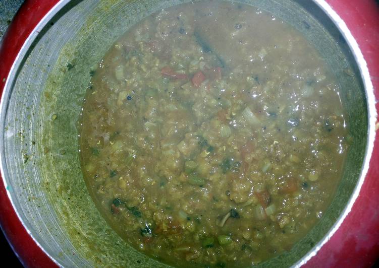 Masoor Dal (red lentils in Indian spices)