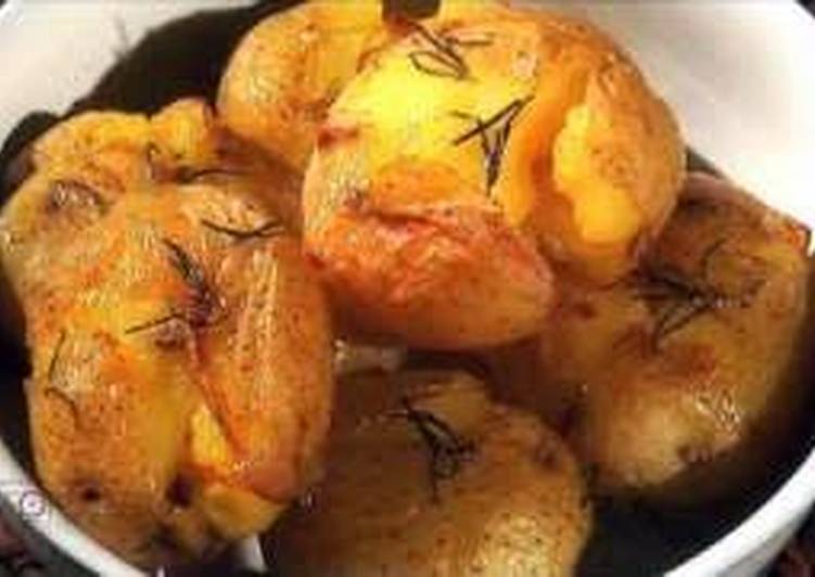 beaten  potatoes (portuguese batatas a murro )