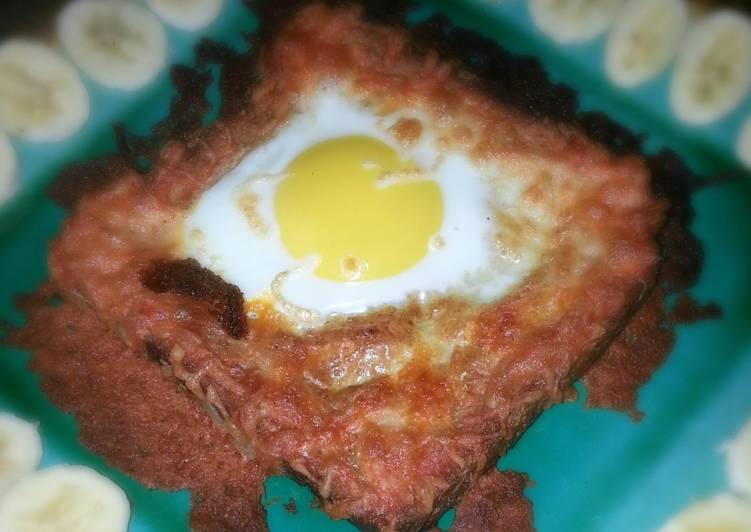 Toasty Baked Egg In a Basket