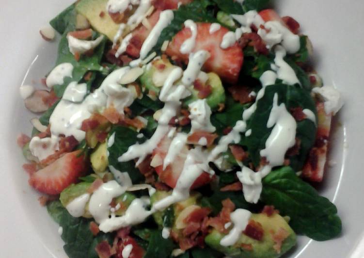Bacon Avacado & Spinach Salad with Yogurt Lime Poppyseed Dressing