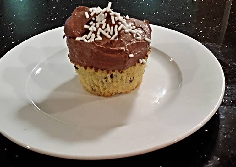 Chocolate Chip Cupcakes With Chocolate Ganache  Frosting