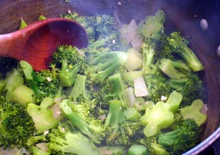 low-fat cheese and broccoli