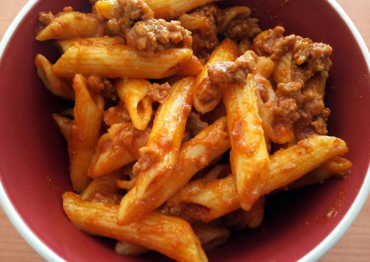 Pasta with a SIMPLE Bolognese