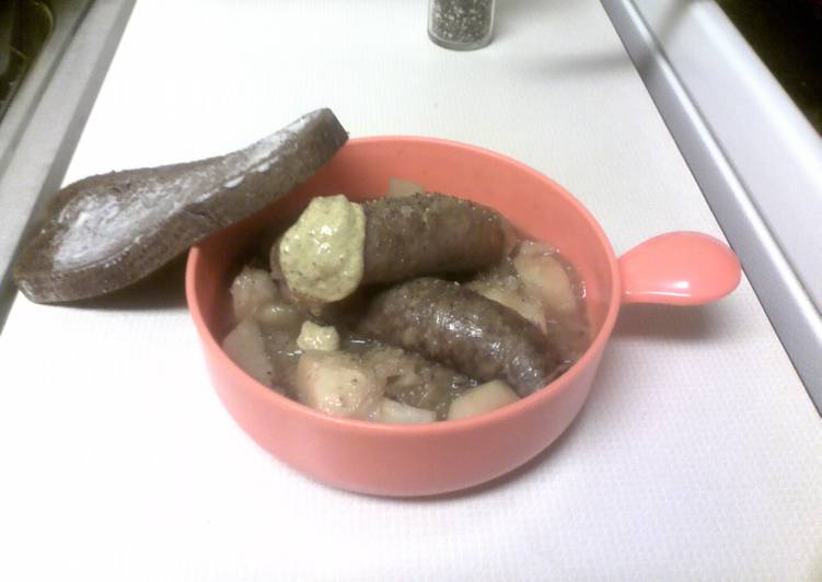 Beer Brats in Brei with Brownbread