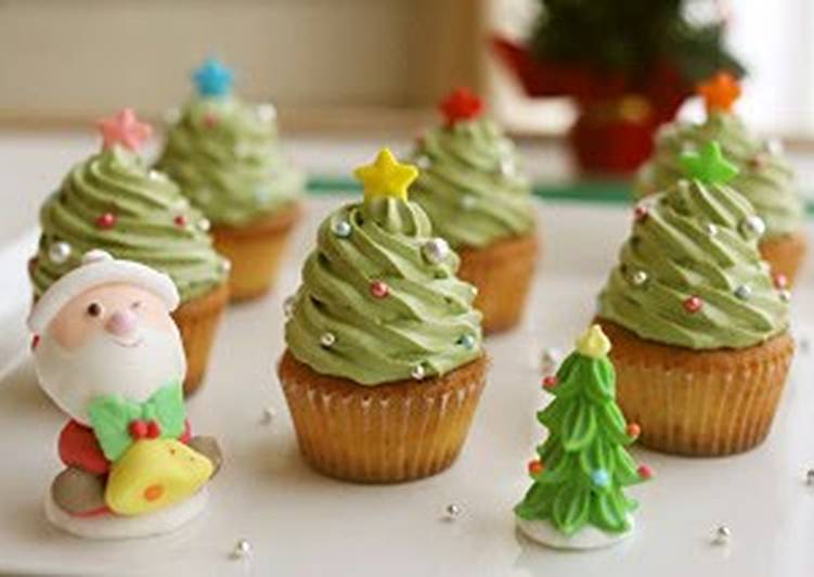 Easy! Christmas Tree Cupcakes