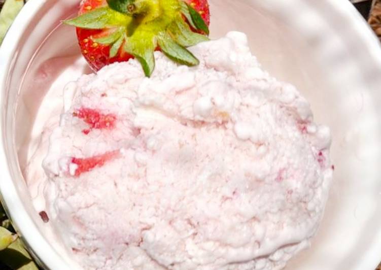 Strawberry cheese icecream