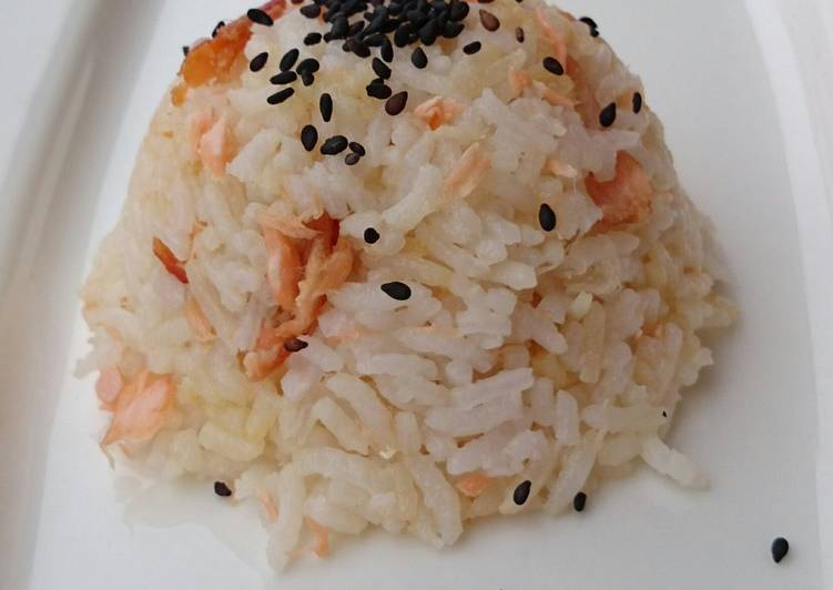 Salmon Rice Top Sesame Seeds