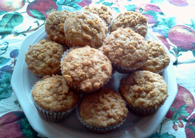 Banana Muffins With Crumb Topping