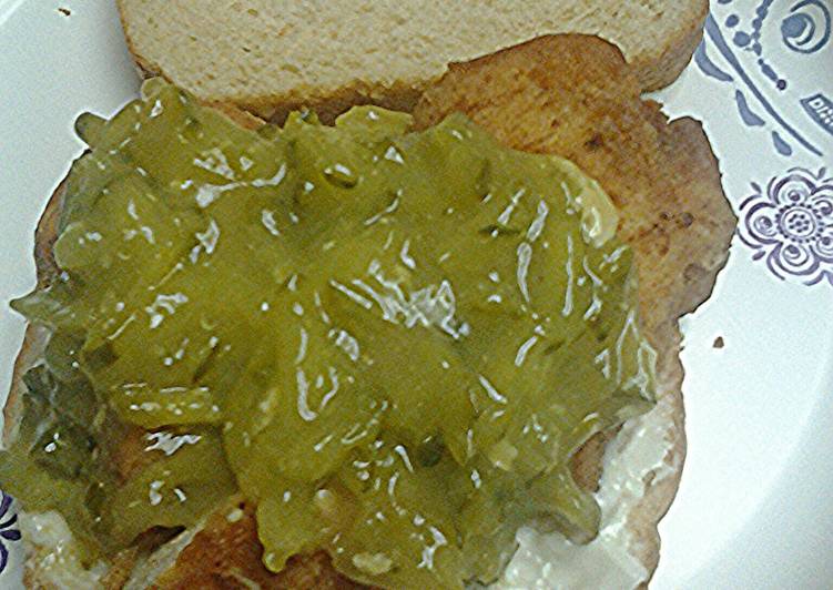 Dill pickle chicken sandwiches