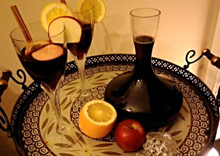 Warm Spiced Mulled Wine