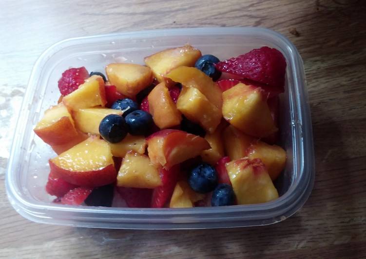 Sweet berries oh my peaches 😮